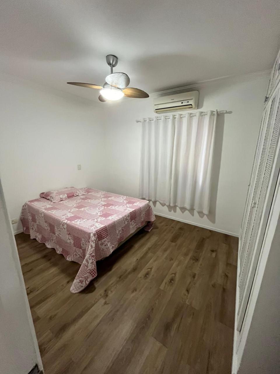 Guaru 17 Apartamento Na Praia Da Enseada グァルジャー エクステリア 写真